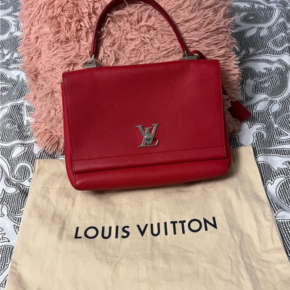 Louis Vuitton  Red Leather sling Bag - Picture 6 of 13